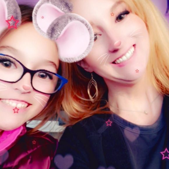 Meet your Posher, Melissa - Picture 1 of 1